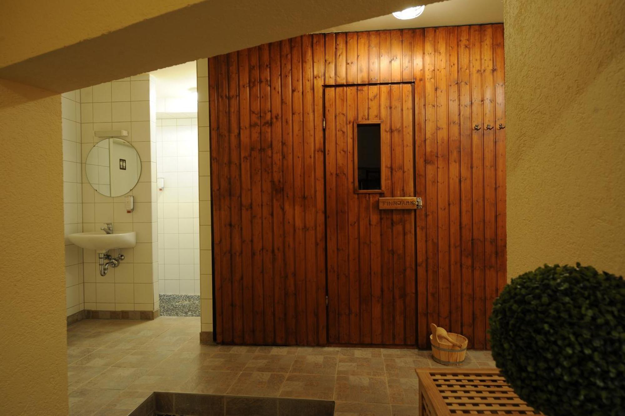 וורמס Asgard Hotel מראה חיצוני תמונה